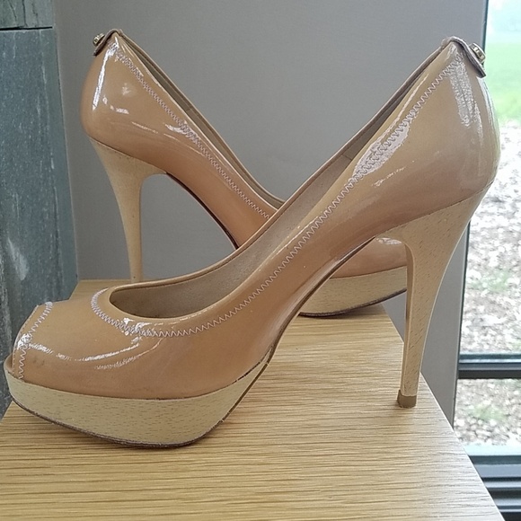 Stuart Weitzman Platform Nude Heels - Picture 7 of 8